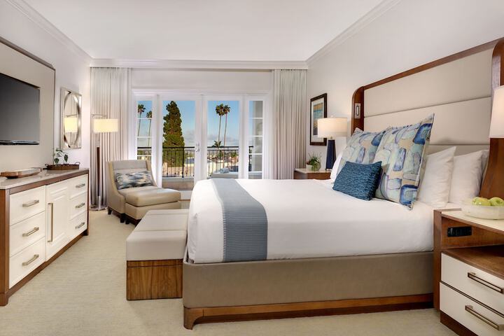 Balboa Bay Resort