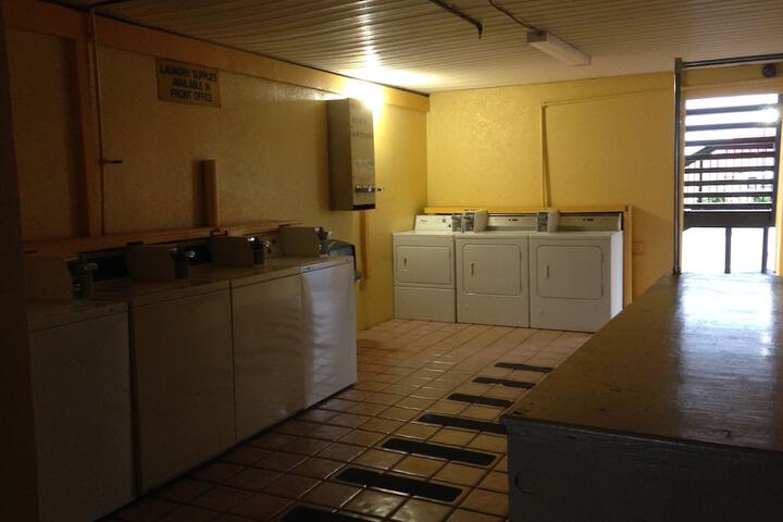 Room 25 of 27