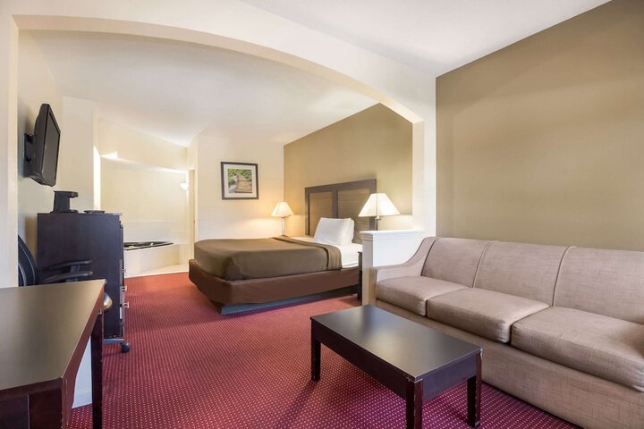 Room 10 of 37