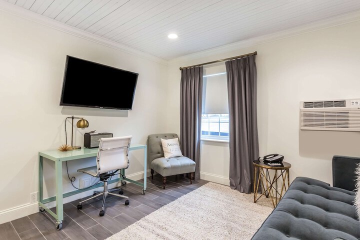 Room 21 of 60