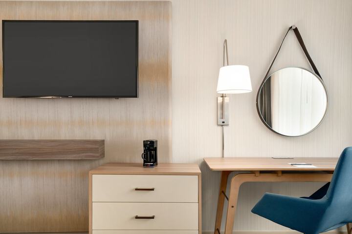 Room 16 of 61