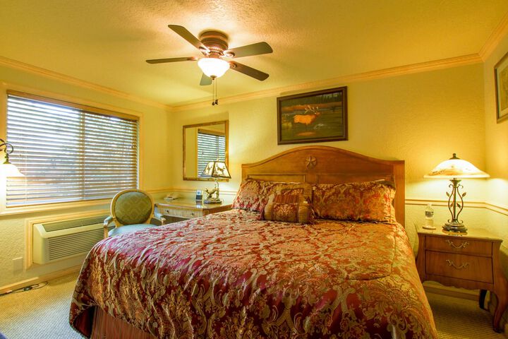 Room 43 of 62