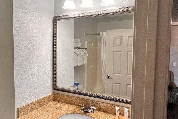Room 12 of 33