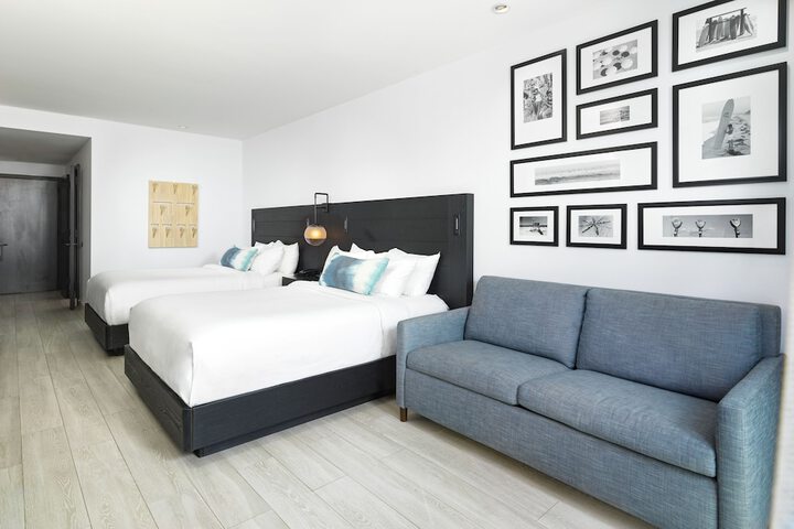 Room 33 of 46