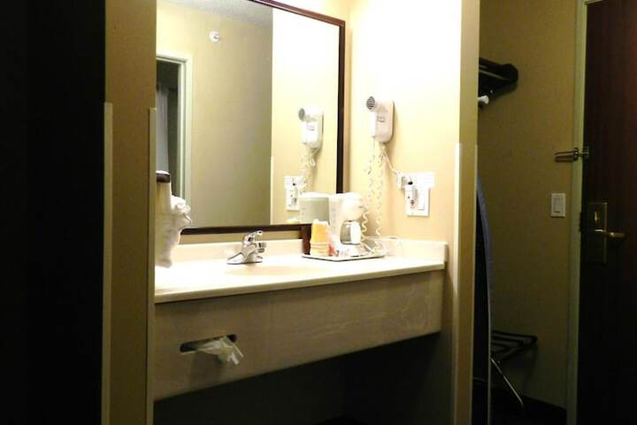 Room 11 of 30