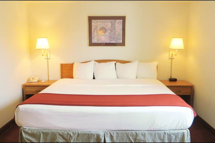 Peppermill Empress Inn