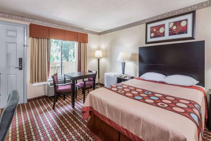 Room 21 of 27