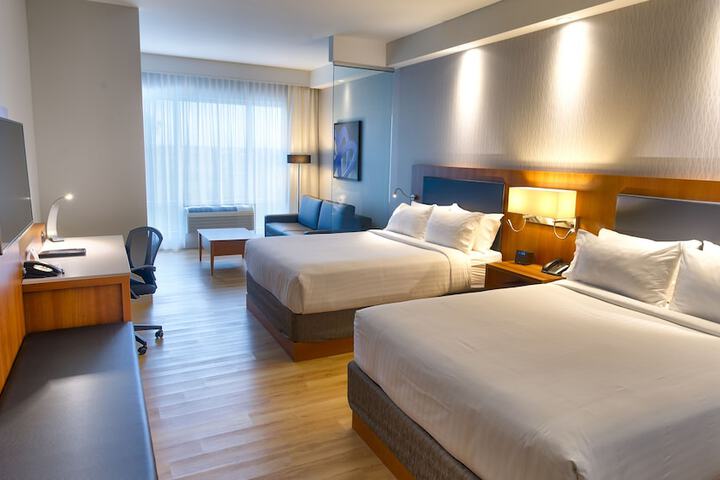 Room 15 of 32