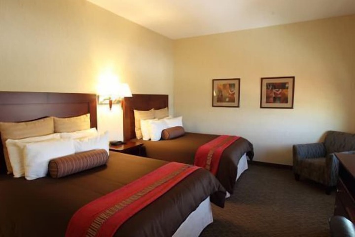 Room 6 of 12