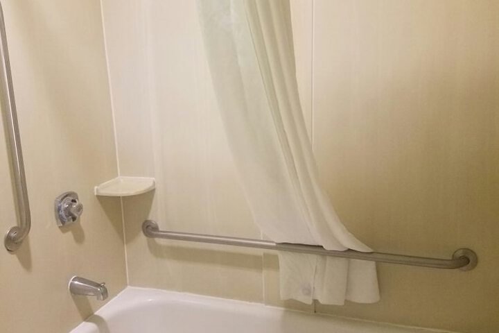 Room 17 of 24