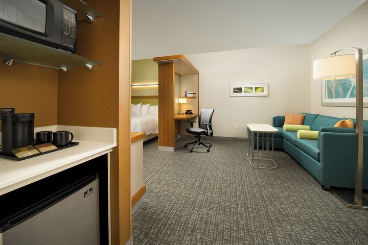 Room 10 of 27