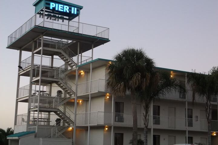 Lakeshore Resort and Marina