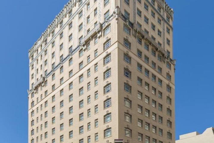 Hotel 6 of 106