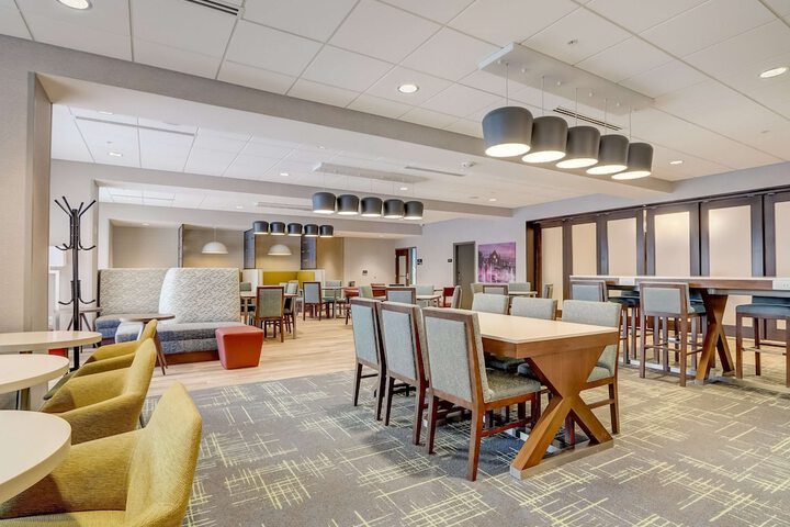 Breakfast/Coffee Service 74 of 83