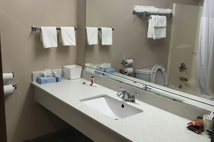 Days Inn by Wyndham Hillsboro