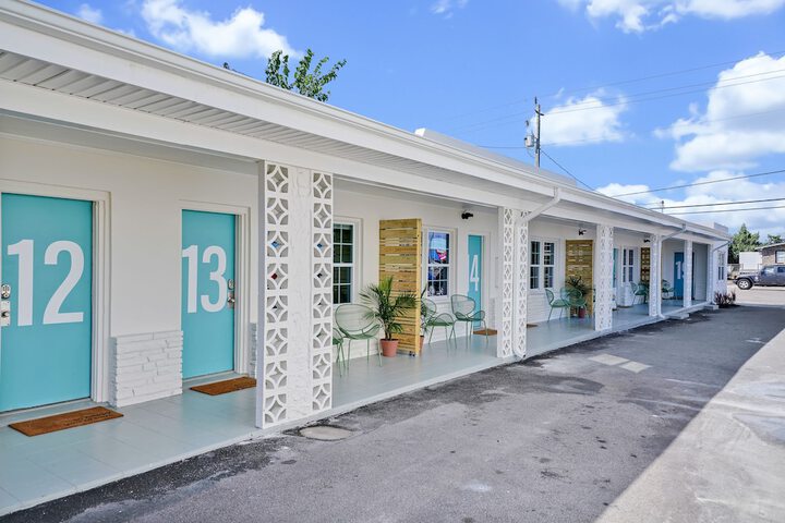 Hotel 4 of 63