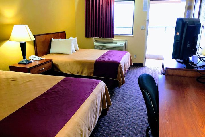 Room 18 of 33