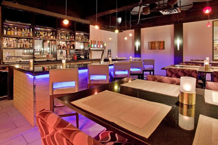 Lounge 40 of 43