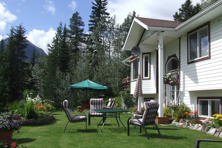 Silvern Lake Trail Bed & Breakfast