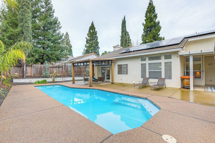 Family Home Near Folsom Lake in El Dorado Hills!