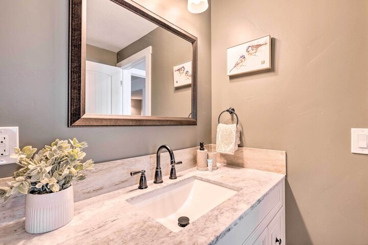 Short Drive to State Parks: Herber City Apt