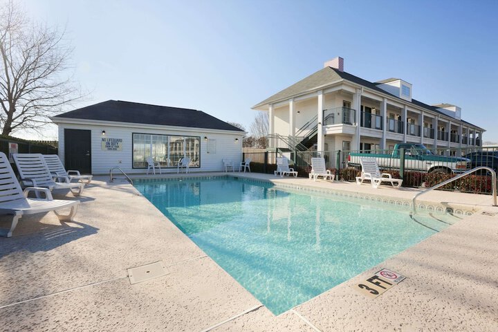 Pool 4 of 15