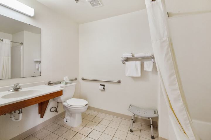 Room 11 of 48