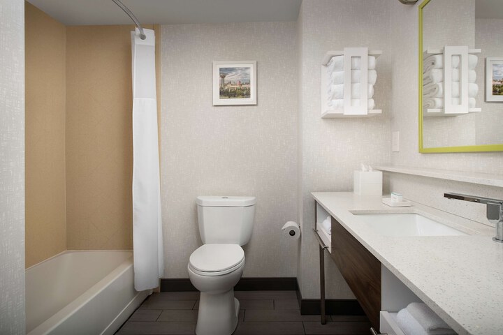 Room 9 of 29