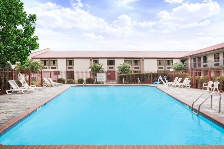 Pool 3 of 17
