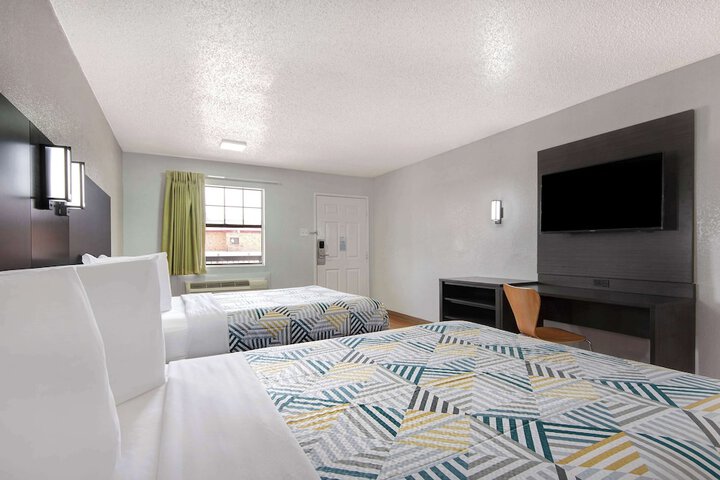 Room 11 of 26