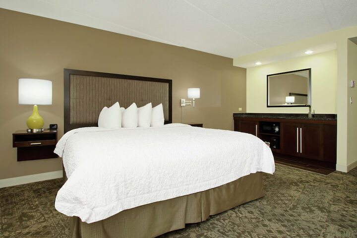 Room 25 of 73