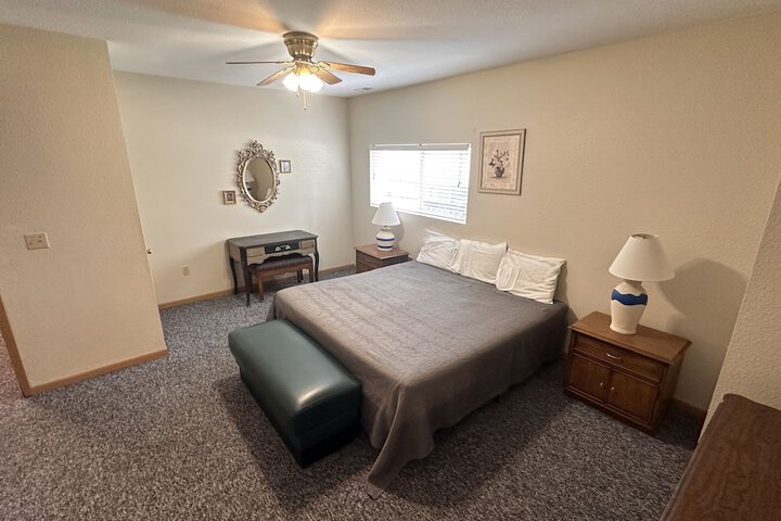 Room 104 of 299