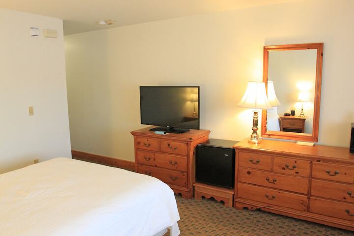Room 83 of 142