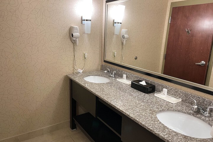 Room 18 of 40