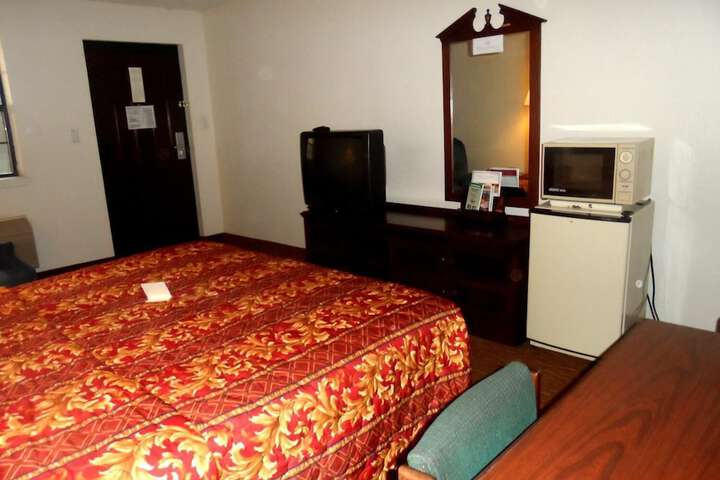 Room 14 of 27