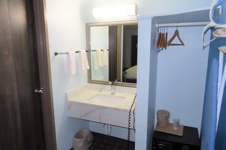 Room 22 of 76