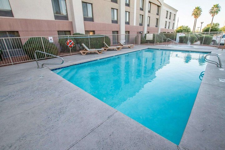 Pool 6 of 35