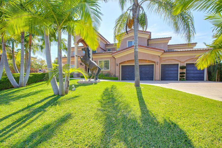 Spacious Fullerton Villa w / Private Pool & Hot Tub