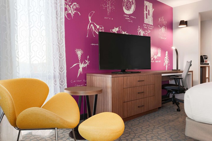 Room 26 of 38