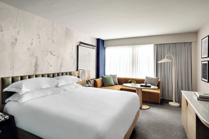 Room 48 of 80