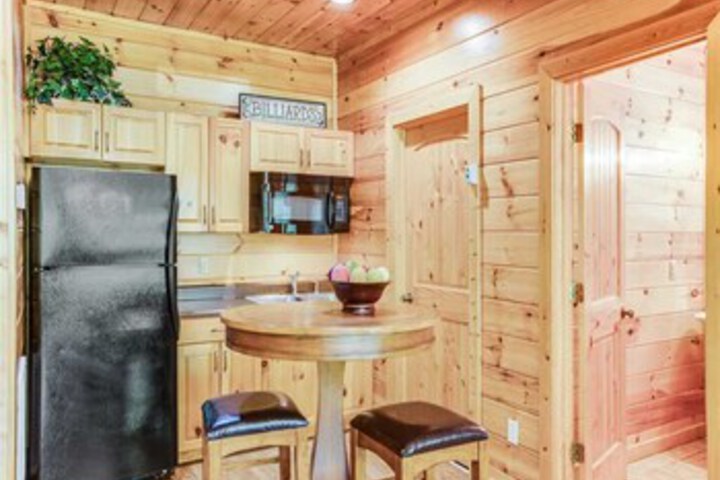 Big Bear Lodge Five Bedroom Home