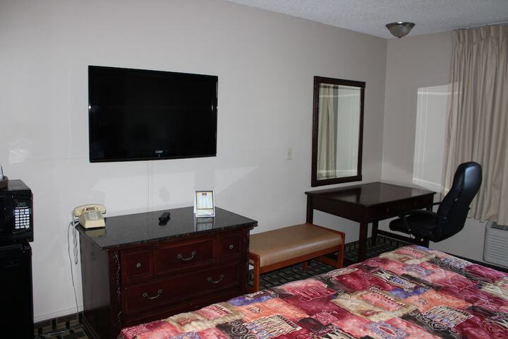 Room 13 of 63