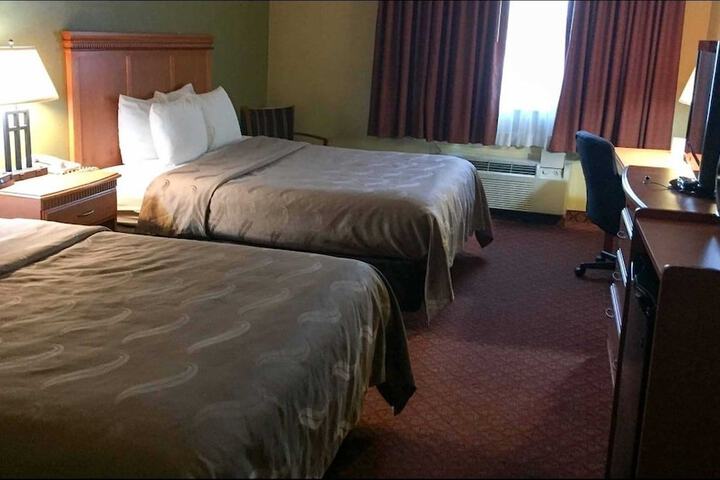 Room 12 of 25