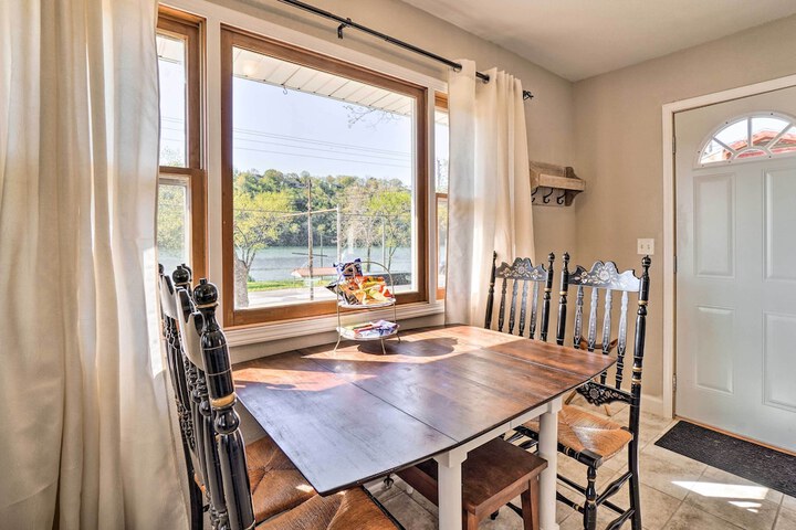 Rockaway Beach House w / Fire Pit & River View!