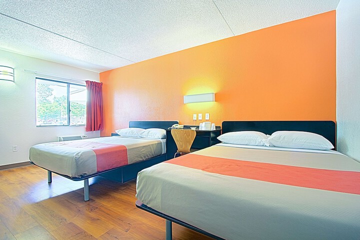 Motel 6 East Brunswick NJ