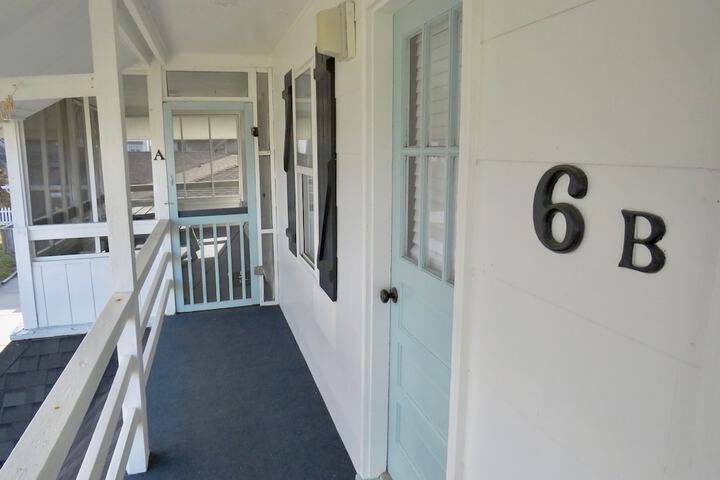 Hotel 2 of 104