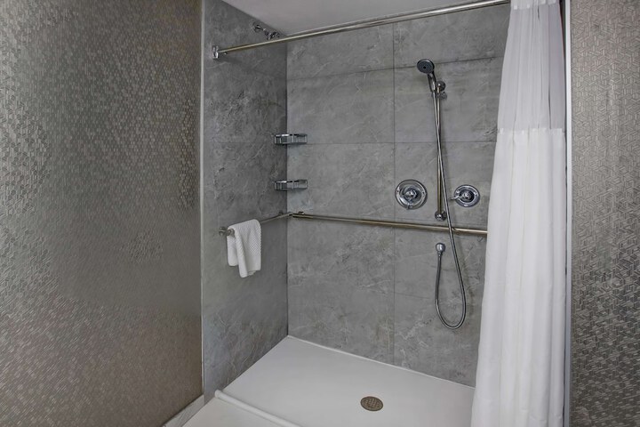 Room 49 of 90