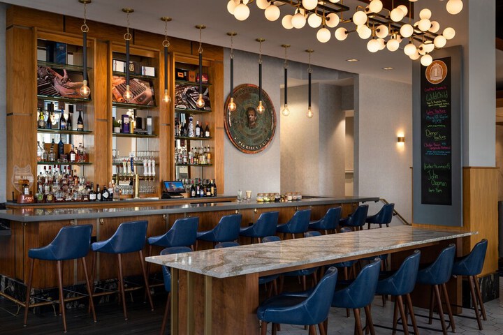 BLU-Tique Akron, a Tribute Portfolio Hotel
