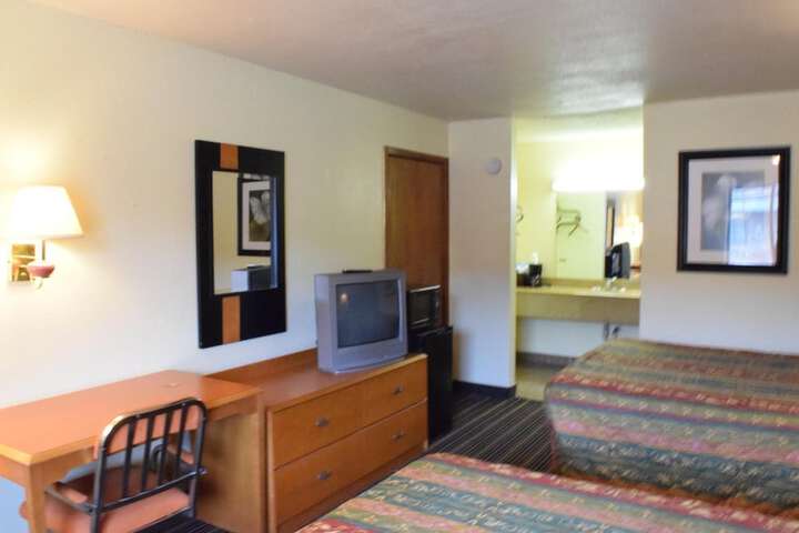 Room 34 of 46