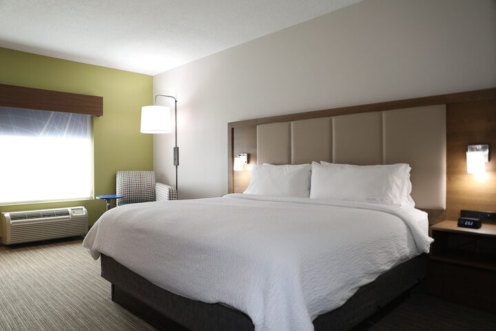 Room 9 of 29